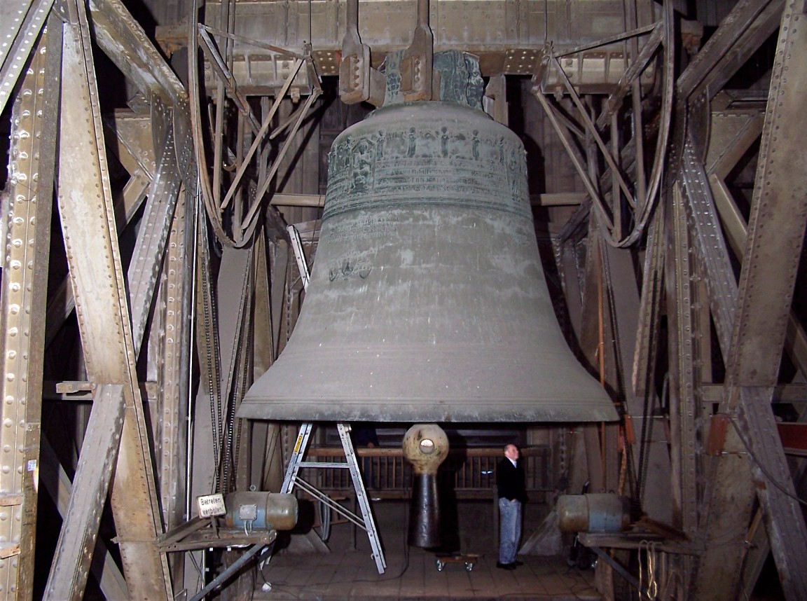 CologneCathedralBell02.jpg